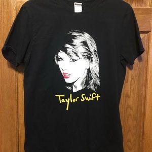 Taylor Swift T-shirt